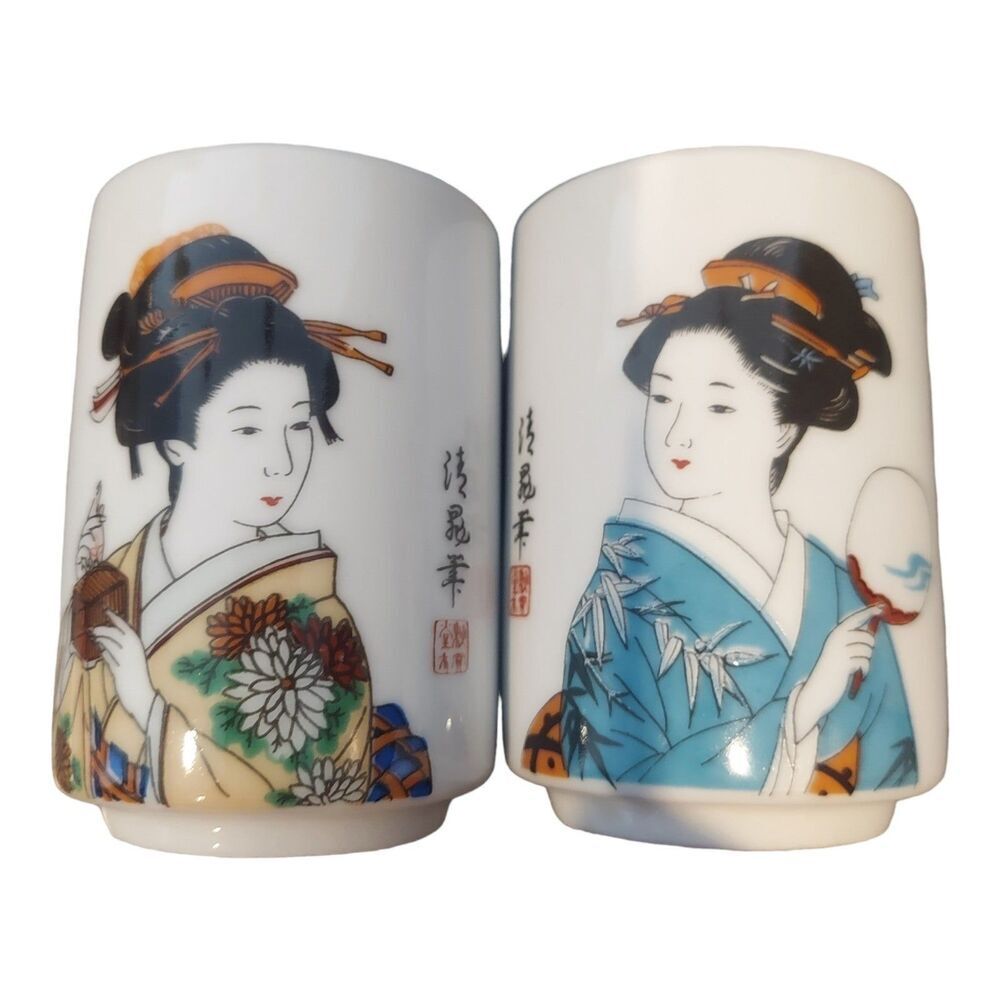 Porcelain Kimono Edo Ukiyoe Japan Geisha Yunomi Tea Cup Set of 2